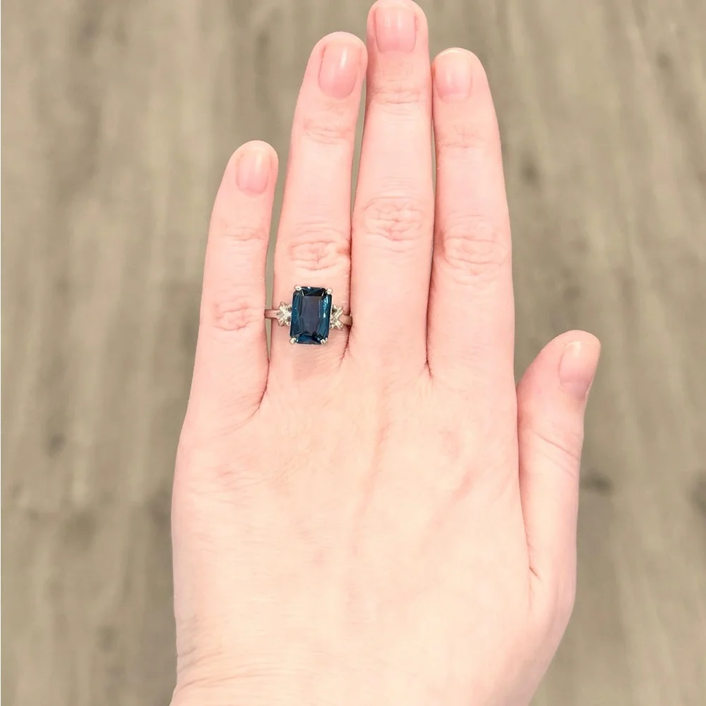 10K London Blue Topaz large 12x8mm Radiant rectangular cut white gold ring - Picture 9 of 10